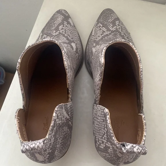 Snakeskin Boots 8.5 - Picture 2 of 6